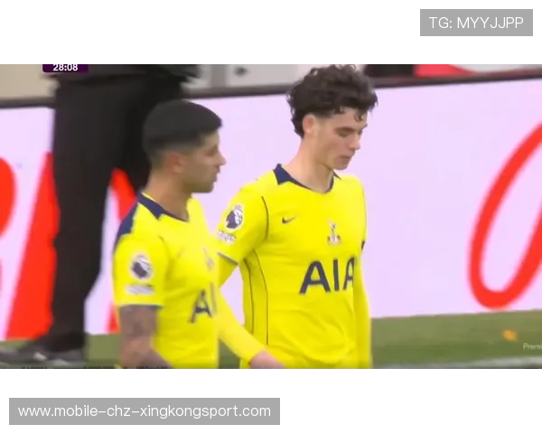 格列兹曼禁区弧顶突然起脚