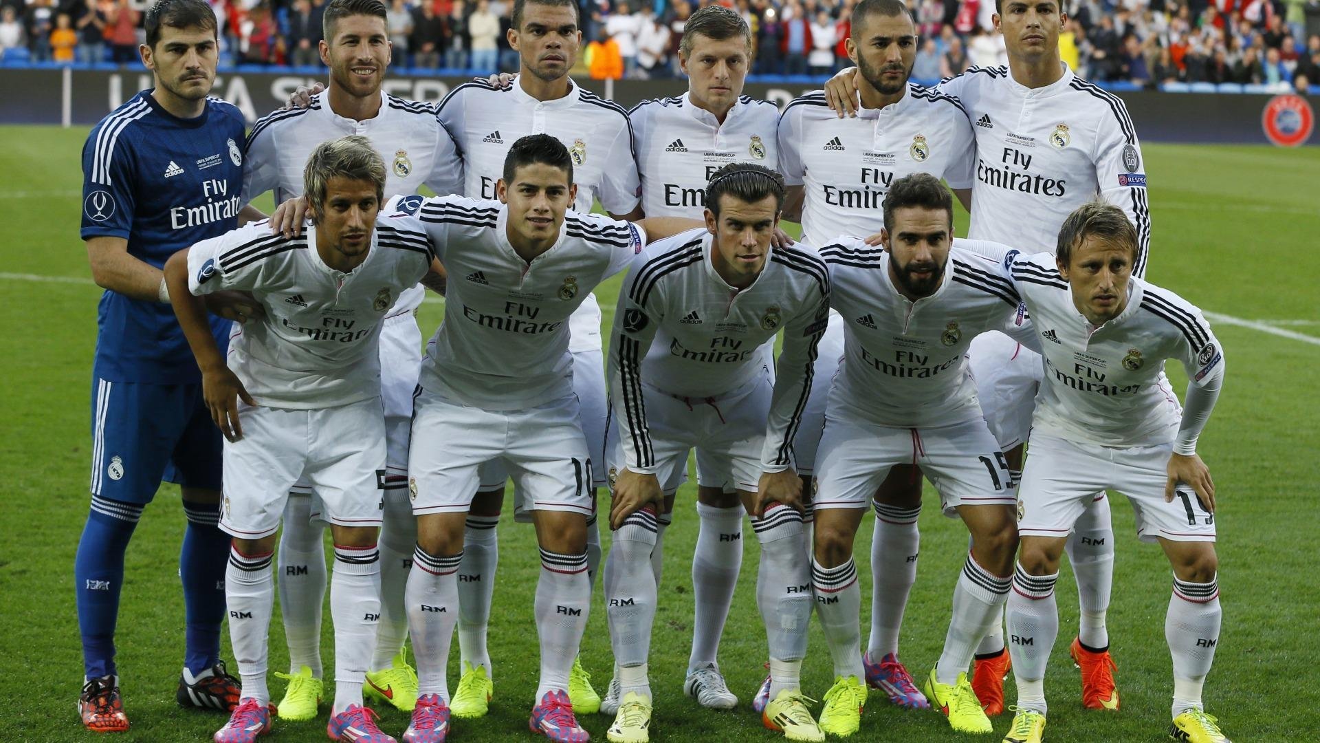 教练生涯首秀带队赛 年轻教练首次单独坐在主教练席位